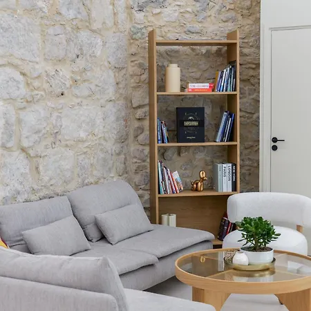 Extra Spacious Modern Hub Center Appartement *