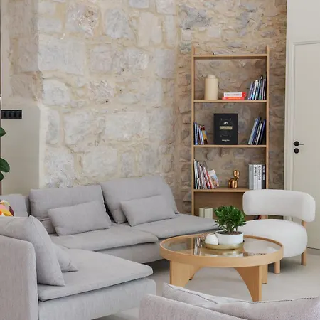 Extra Spacious Modern Hub Center Appartement *