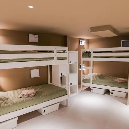 Appartement Extra Spacious Modern Hub Center