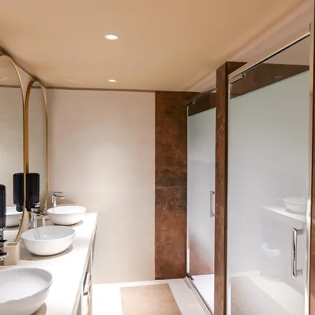 Extra Spacious Modern Hub Center Apartman Nizza