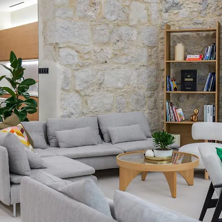 Extra Spacious Modern Hub Center Apartman Nizza