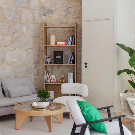 Apartmán Extra Spacious Modern Hub Center