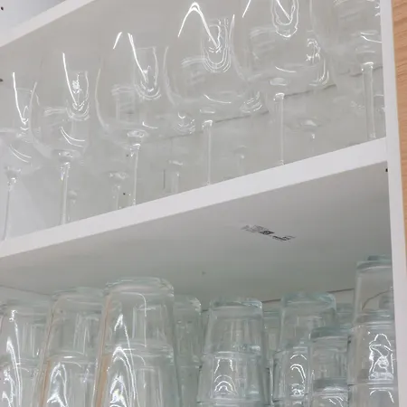 Extra Spacious Modern Hub Center *