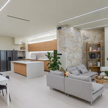 Extra Spacious Modern Hub Center 아파트