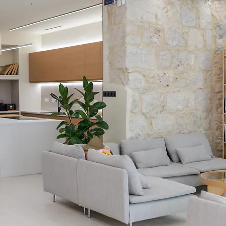 Extra Spacious Modern Hub Center * ニース