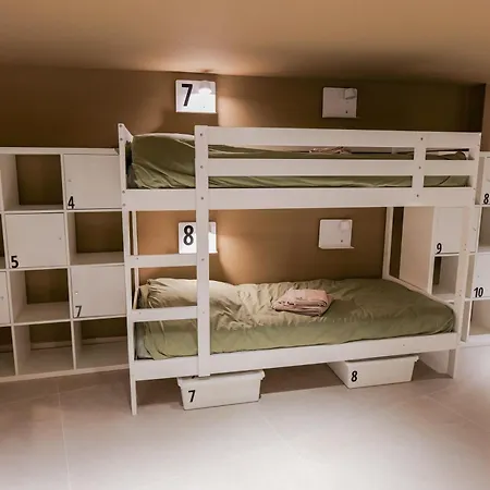 Extra Spacious Modern Hub Center Apartmán *