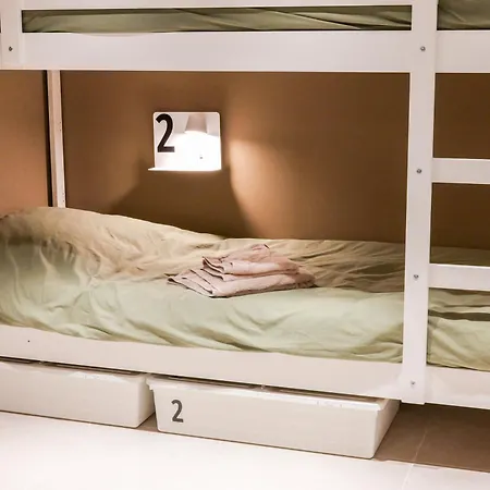 Extra Spacious Modern Hub Center