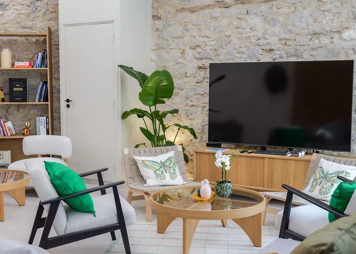 Apartmán Extra Spacious Modern Hub Center