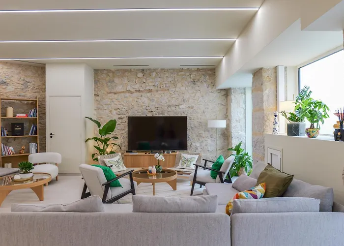 Apartmán Extra Spacious Modern Hub Center
