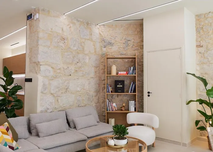 Extra Spacious Modern Hub Center