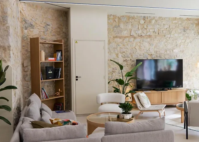 Extra Spacious Modern Hub Center Apartmán *