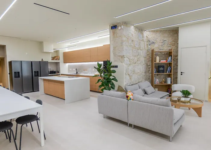 Extra Spacious Modern Hub Center Apartmán *