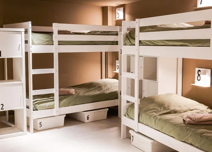 Extra Spacious Modern Hub Center Apartmán